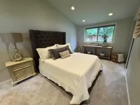 Careys Refuge - Family Retreat with Huge Fenced Yard