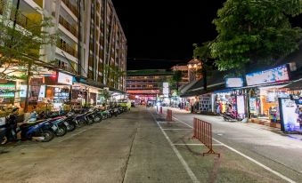 Ashlee Hub Patong Hotel