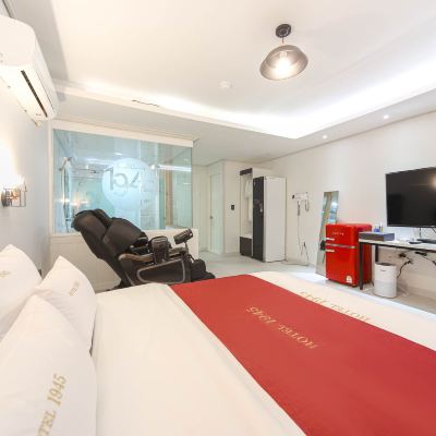 Premium Whirlpool (Latex Bed) (Screen Golf, Massage Chair, Whirlpool) 호텔 1945 쿠폰