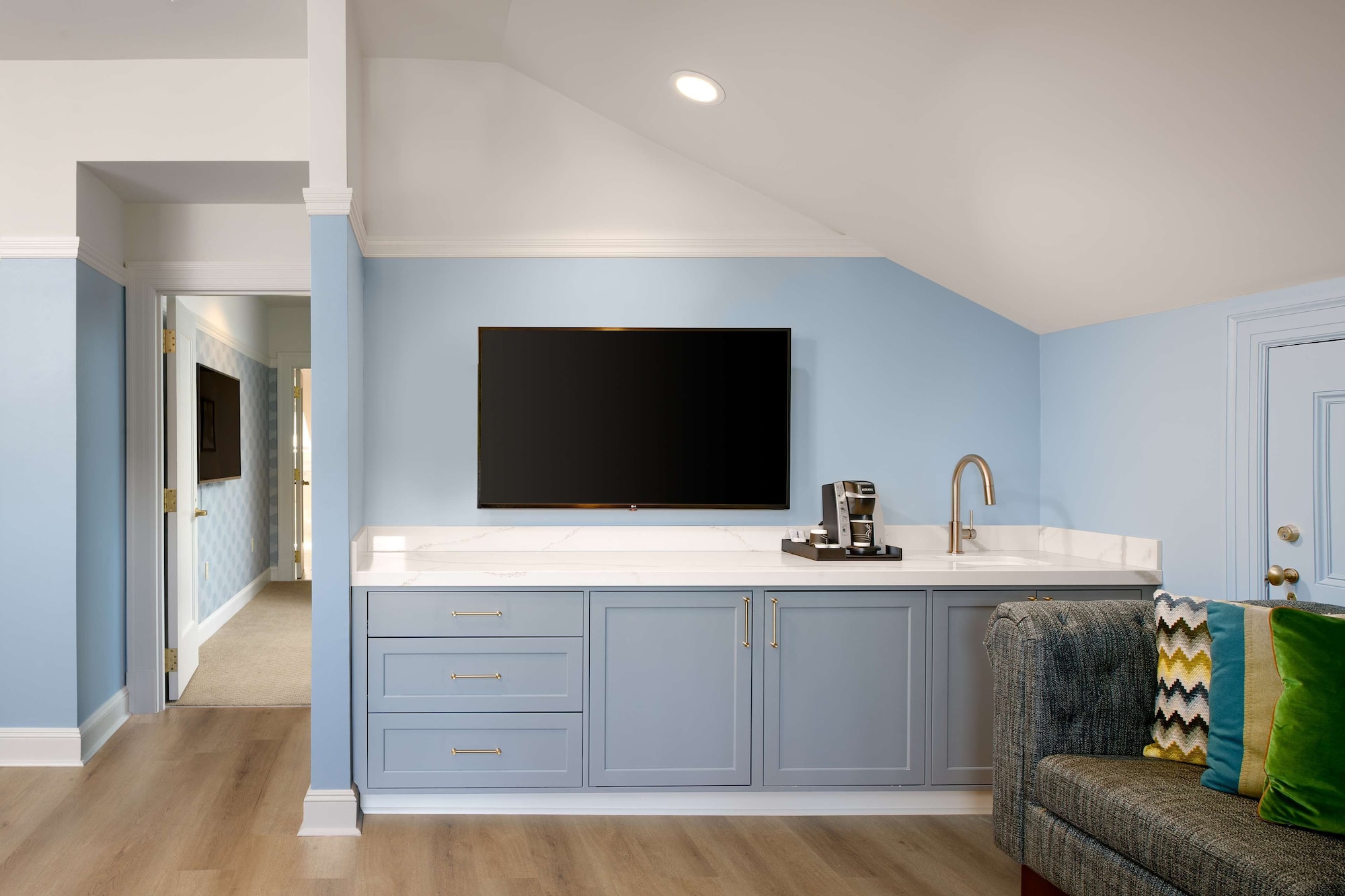 大厦套房带阳台