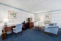 The Farmington Inn and Suites Отели в г. 