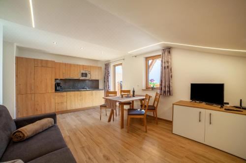 高级一卧室带阳台公寓