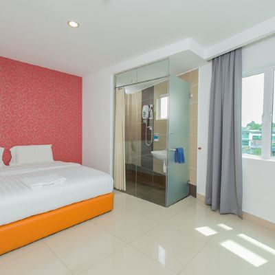 1 Supreme (Terjemahan tidak tersedia) Kupon 1 Hotel Mahkota Cheras