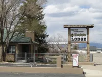 Lamplighter Lodge