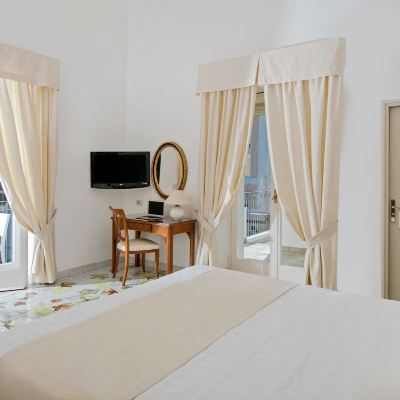 Triple Room with Sea View Hotel Syrene Promo Code