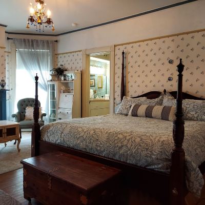 Comfort King Room The Inn at Ludington Promo Code