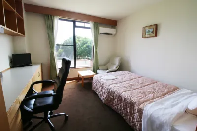 Kumozu Hotel and Conference  호텔