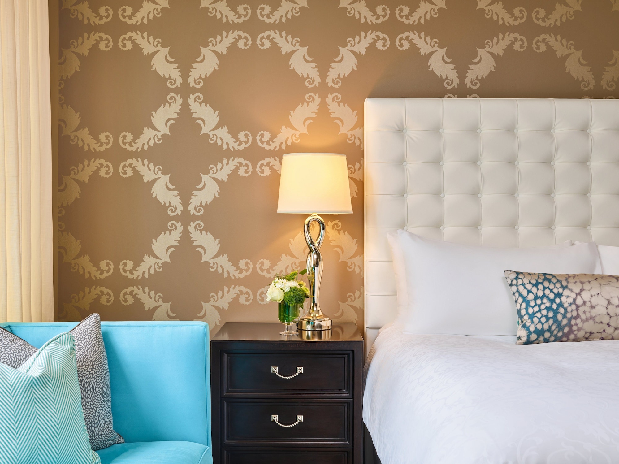 The Nines, a Luxury Collection Hotel, Portland高级特大床房