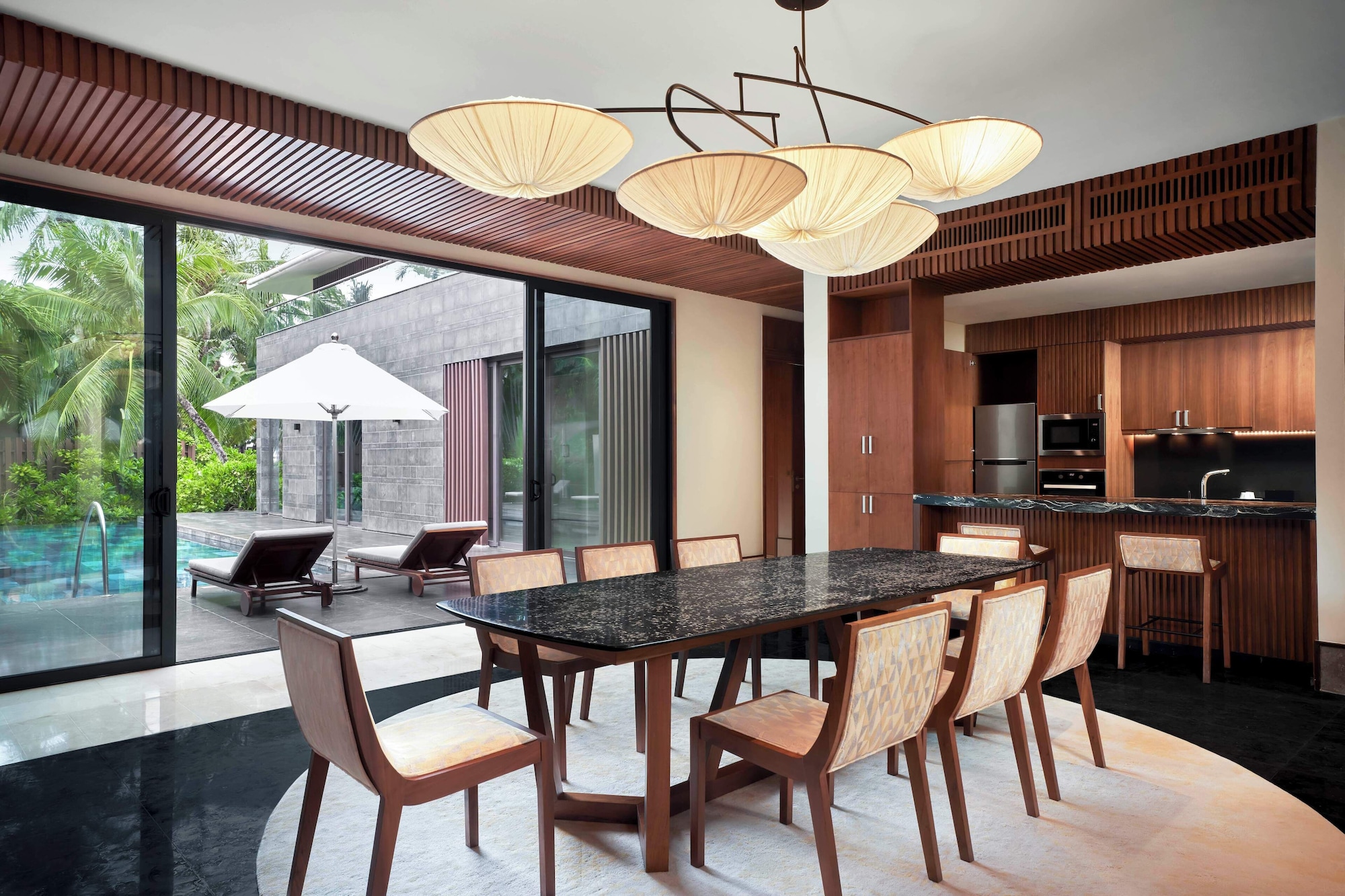 俱乐部泳池别墅（2张特大床+2张单人床）