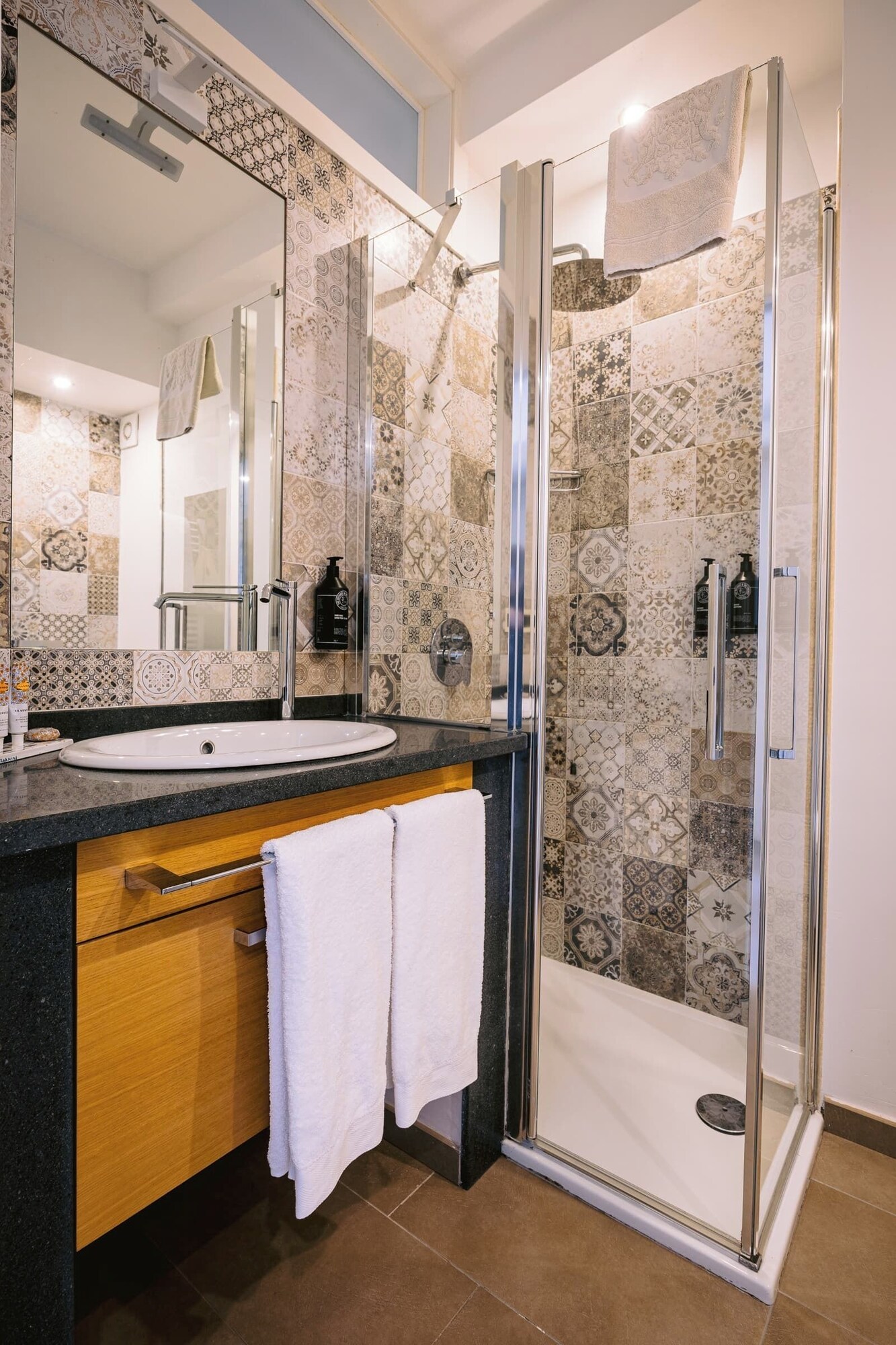 带花园景观和阳台的高级房间