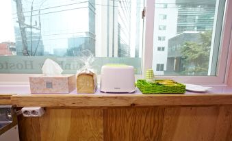 Rainbow Hotel Myeongdong - Housity