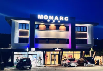 Monarc Boutique ApartHotel - Self Check-IN Hotels in 