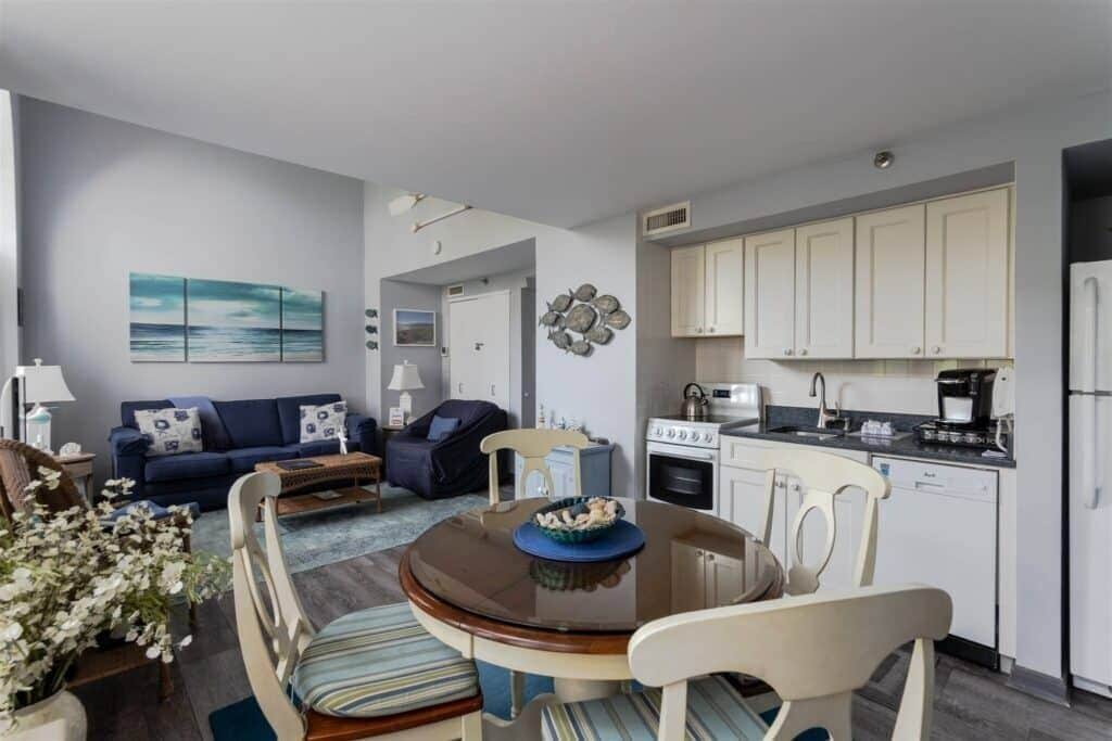 一卧室阁楼套房带楼梯