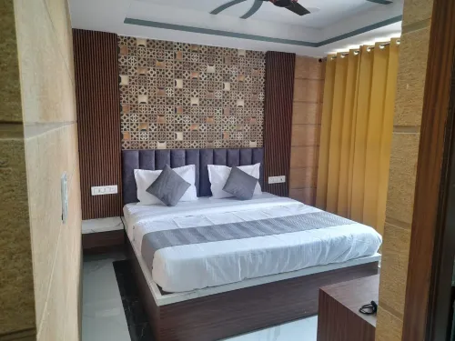 Hotel Asha Delight