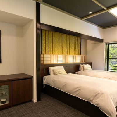 西洋風セミルーム 湯西川温泉　彩り湯かしき　花と華 クーポン