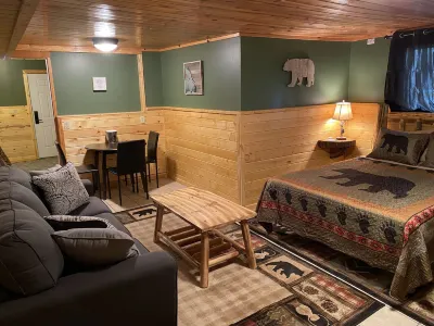 The Fishing Bear Lodge Hotele w: 