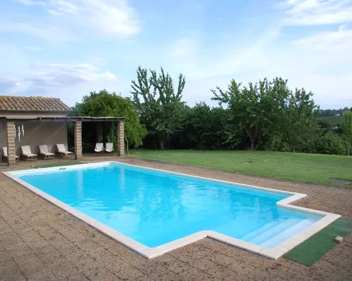 Orte Villa for 8 with Parking Hotels in Orte