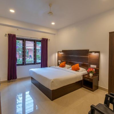 Premium Room Hotel Mountain Hues Promo Code