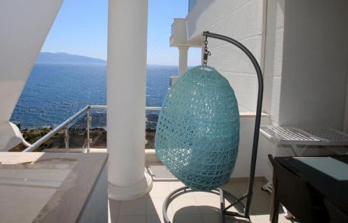 White Residence Luxury ApartmentsPremier One Bedroom Apartment With Terrace And Sea View