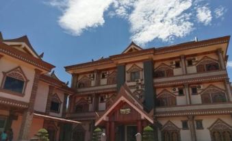 Amphon Hotel - Housity