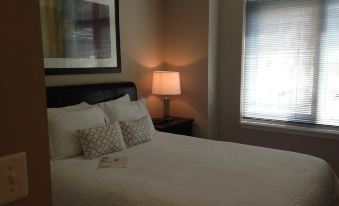 National at Reston Town Center - Housity