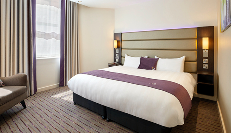 PREMIER INN CARDIFF CITY CENTRE (QUEEN STREET) HOTEL - Updated 2023 Prices  & Reviews (Wales)