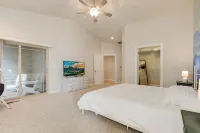 Spacious 1 Level Sisters Home - Walk to Downtown