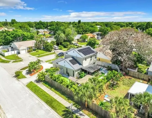 Seabreeze garden oasis, jacuzzi, golf, mins ->beaches