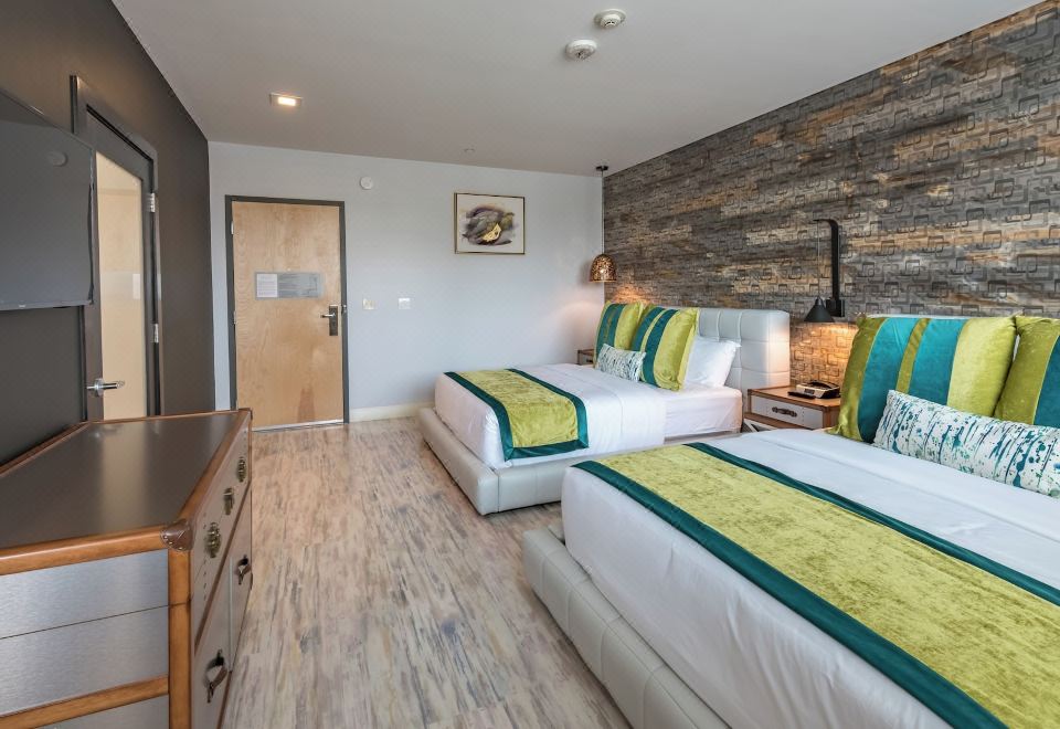 Lexen Hotel - North Hollywood Near Universal StudiosPreferred Two Queen Room