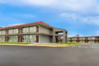 Red Roof Inn & Suites Cave City Hotel di 