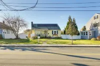 1 Mi to Downtown Salem: Studio w/ Fire Pit Access
