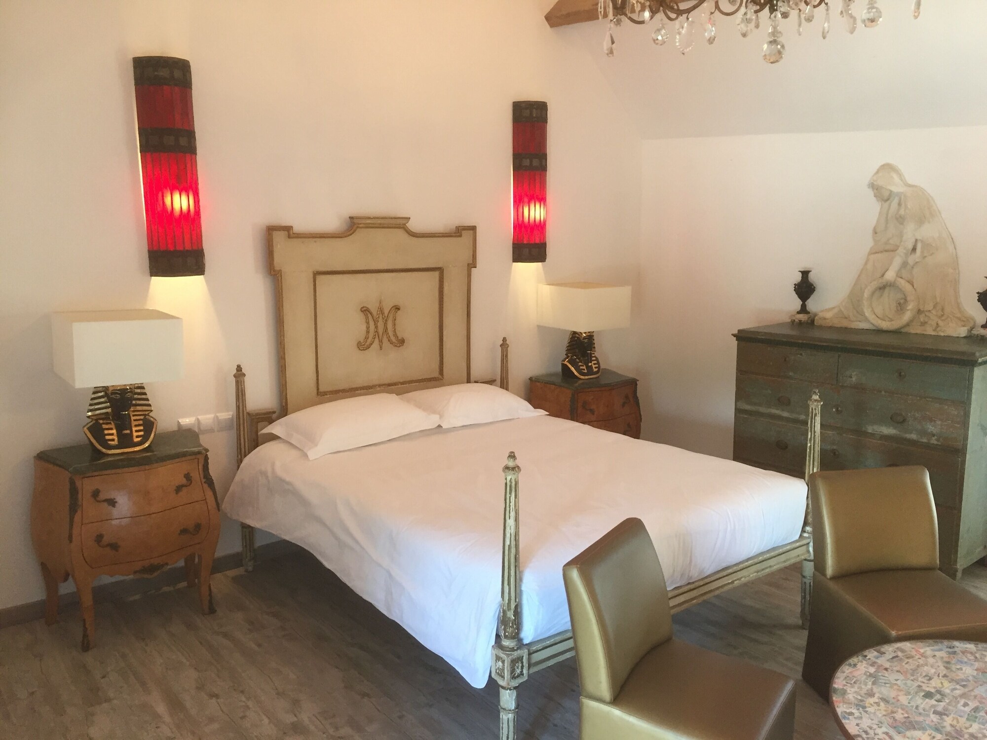 Chateau de La GoujonnerieStandard room