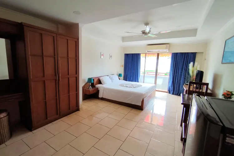 ห้องดีลักซ์ พร้อมระเบียง