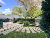 Kron Garden Retreat Отели в г. 