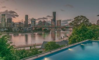 Waterfront Brisbane Apartment