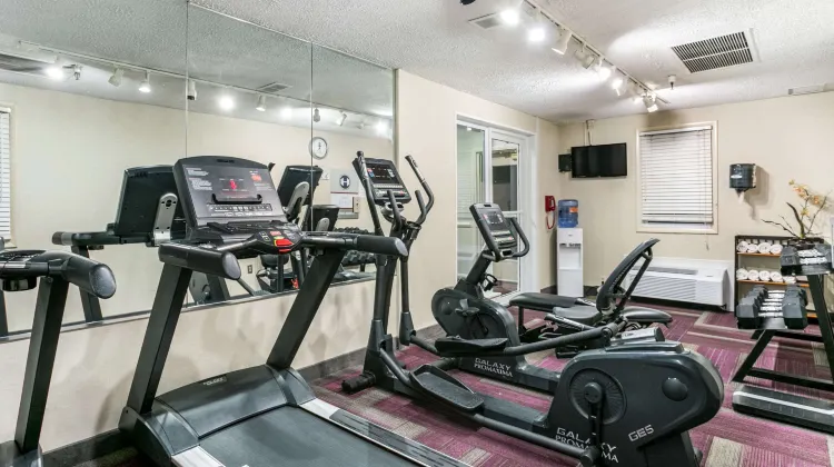 ラマダ BWI エアポート アランデル ミルズ ホテル 施設