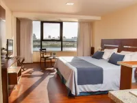 Puerto Amarras Hotel & Suites โรงแรมใน
