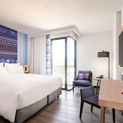 高級特大床房（帶陽台） 清邁寧曼樞紐諾富特飯店優惠