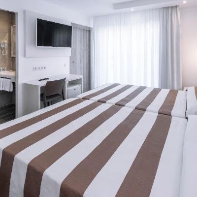 Double Quadruple Room Pool View Hotel Oasis Park Splash Promo Code