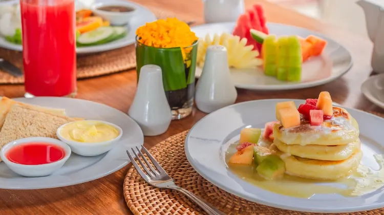 Sarin Ubud Suites by Pramana Villas 食事・レストラン