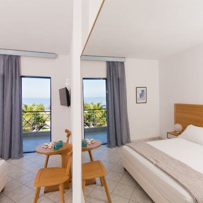 Double or Twin Room with Sea View