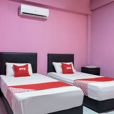 Bilik Kembar Standard Kupon OYO 90039 Coop Hotel Kangar