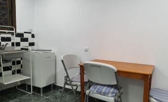 Low Cost Room Plaza de Hierro IV
