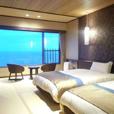 Twin Room With Tatami Area And Sea View