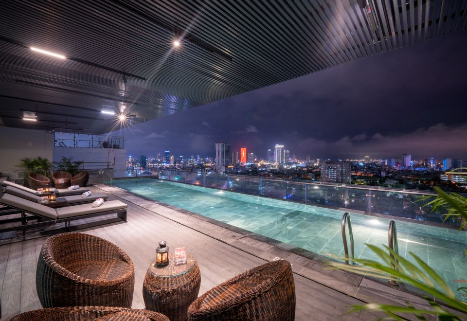 San Marino Boutique Rooftop Pool