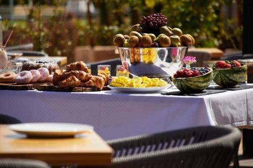 Hotel Cantó de Marina- Adults Only, Dining, Cuisine