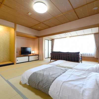 Japanese-Style Room