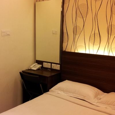 Bilik Junior Deluxe Kupon The Regency Garden Hotel