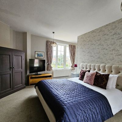 Superior Double Room, Ensuite (The Shaftesbury Room 1)