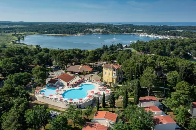 Apartments Bellevue Plava Laguna Отели в г. 